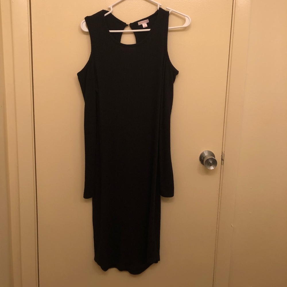 Black long sleeve cold shoulder midi dress